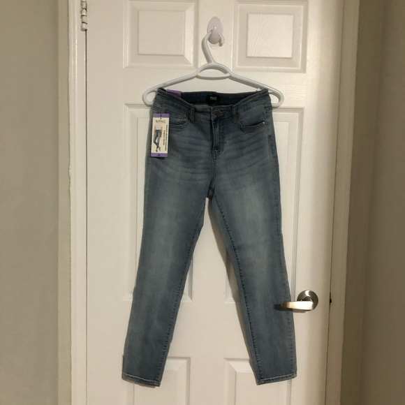 Buffalo David Bitton Denim - 🛍️2/$25🛍️NWT Buffalo David Bitton jeans. size 4 high rise stretch, ankle jeans